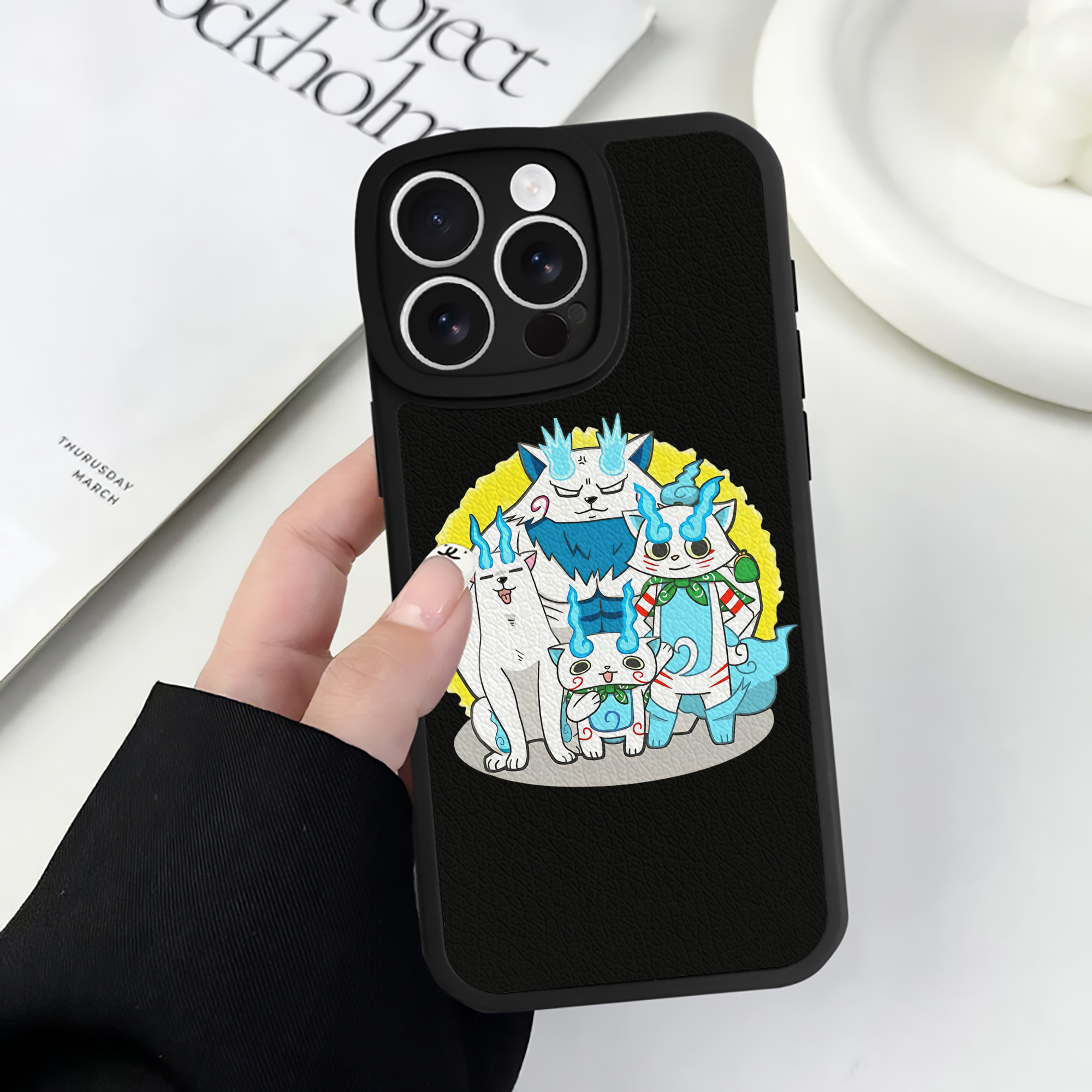（画像用） 妖怪ウォッチ Yo-kai Watch 【iPhone 16シリーズ対応】シリコンスマホケース（レザー調） 材質：シリコン